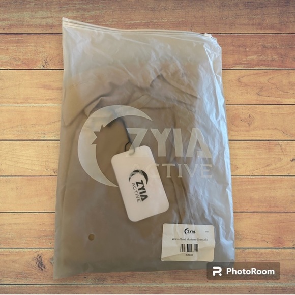 ‼️SOLD‼️ 𝙉𝙒𝙏 - 𝙕𝙔𝙄𝘼 𝙎𝘼𝙉𝘿 𝙈𝙊𝙉𝙏𝙀𝙍𝙀𝙔 𝘿𝙍𝙀𝙎𝙎 - 𝙎𝙈𝘼𝙇𝙇 - Picture 2 of 6